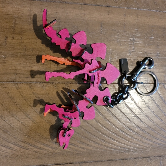 Coach dino bag charm - Picture 2 of 2